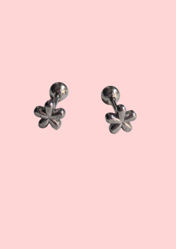 Mini Flower silver stud with Ball stopper